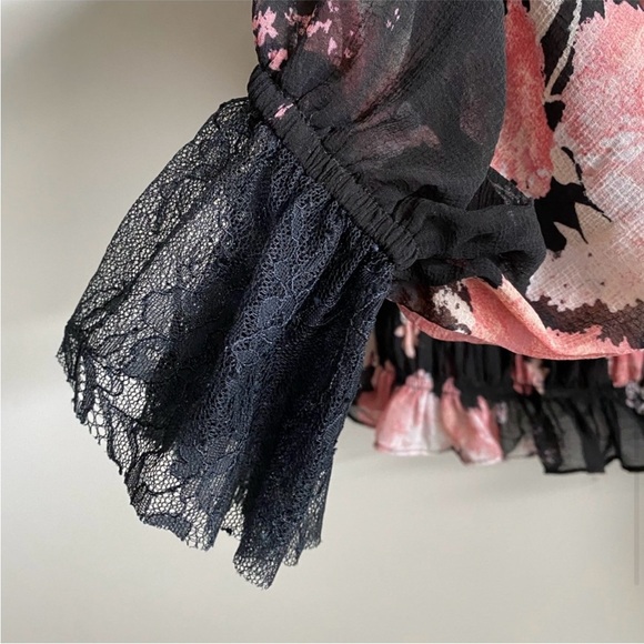🎄🎁Free People New Floral & Lace Cropped Blouse/Top Black Pink Peach M - Picture 5 of 10
